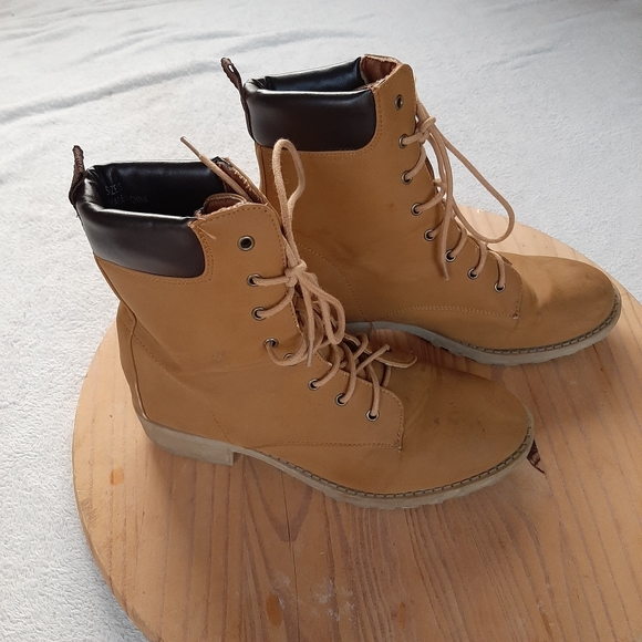 Wet Seal Shoes - Wet Seal Work Boots Size 9